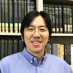 東京理科大学創域理工学部先端物理学科教授  石塚　正基
